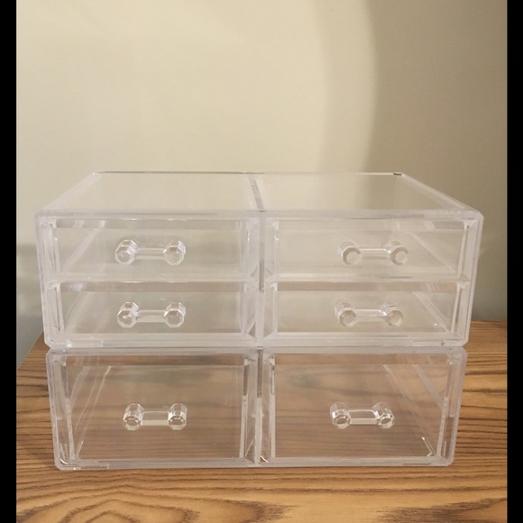 Large MakeupDrawers/Storage - Picture 1 of 3